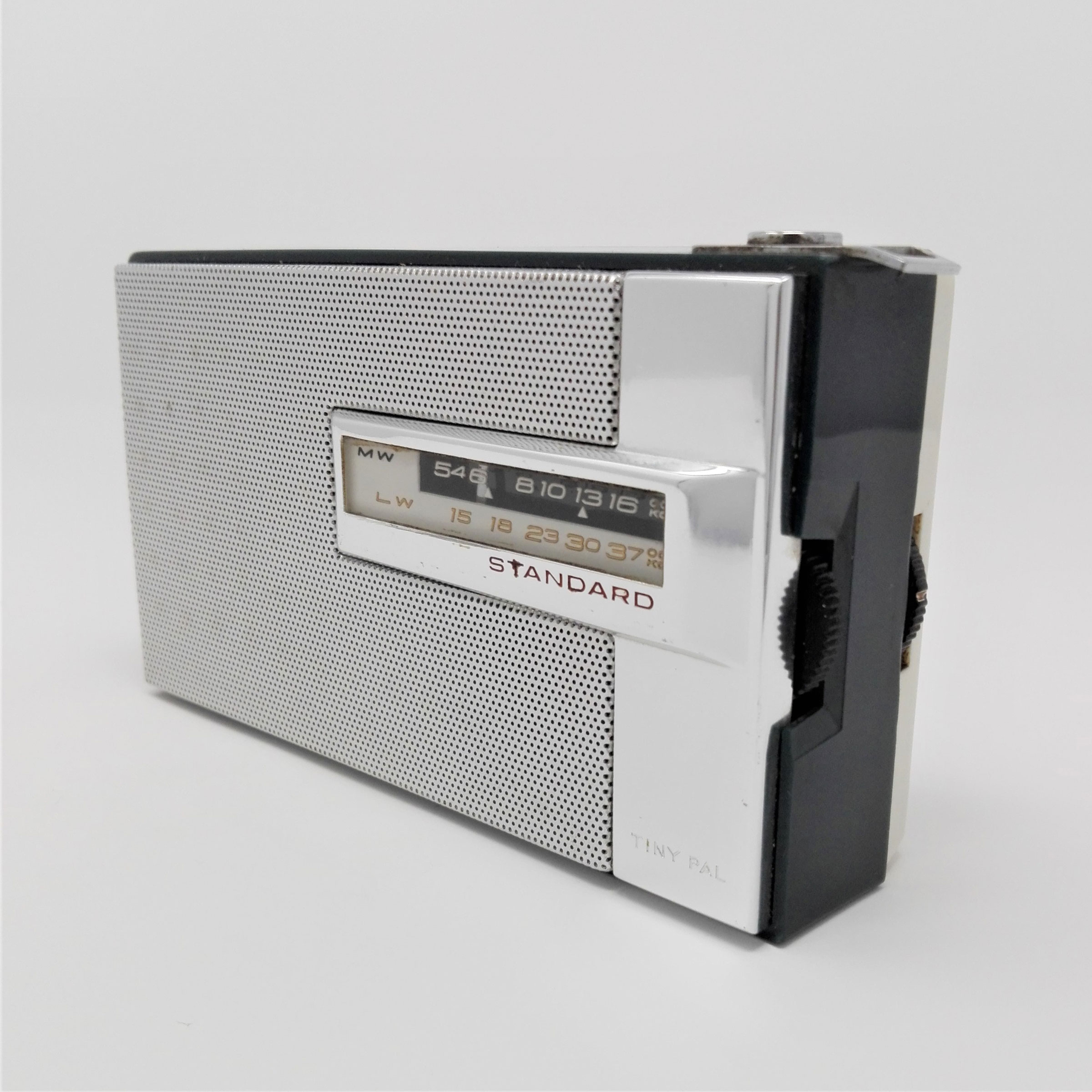 Antiguo radio transistor Standard Tiny Pal Regreso al futuro